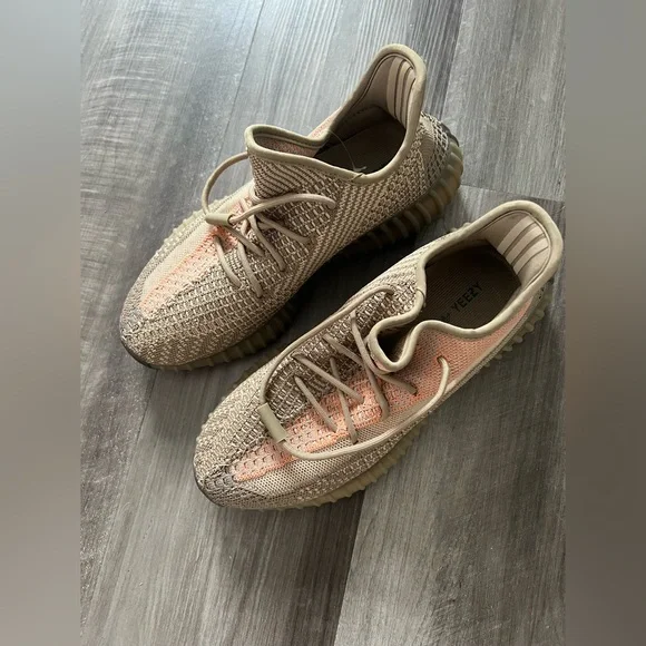 Women’s adidas Yeezy Boost - Picture 1 of 7
